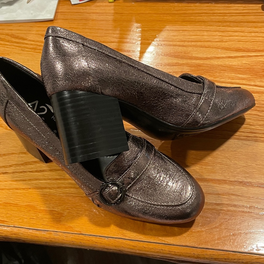 A-2 Aerosoles metallic bronze  Loafer Heels Size 5.5 NWOT